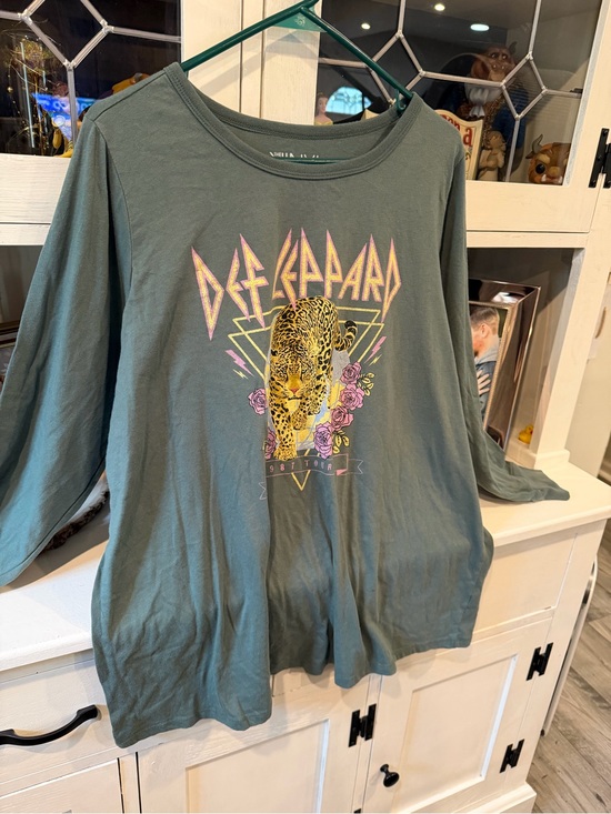 torrid Tops - Def Leppard Graphic Long Sleeve Tee